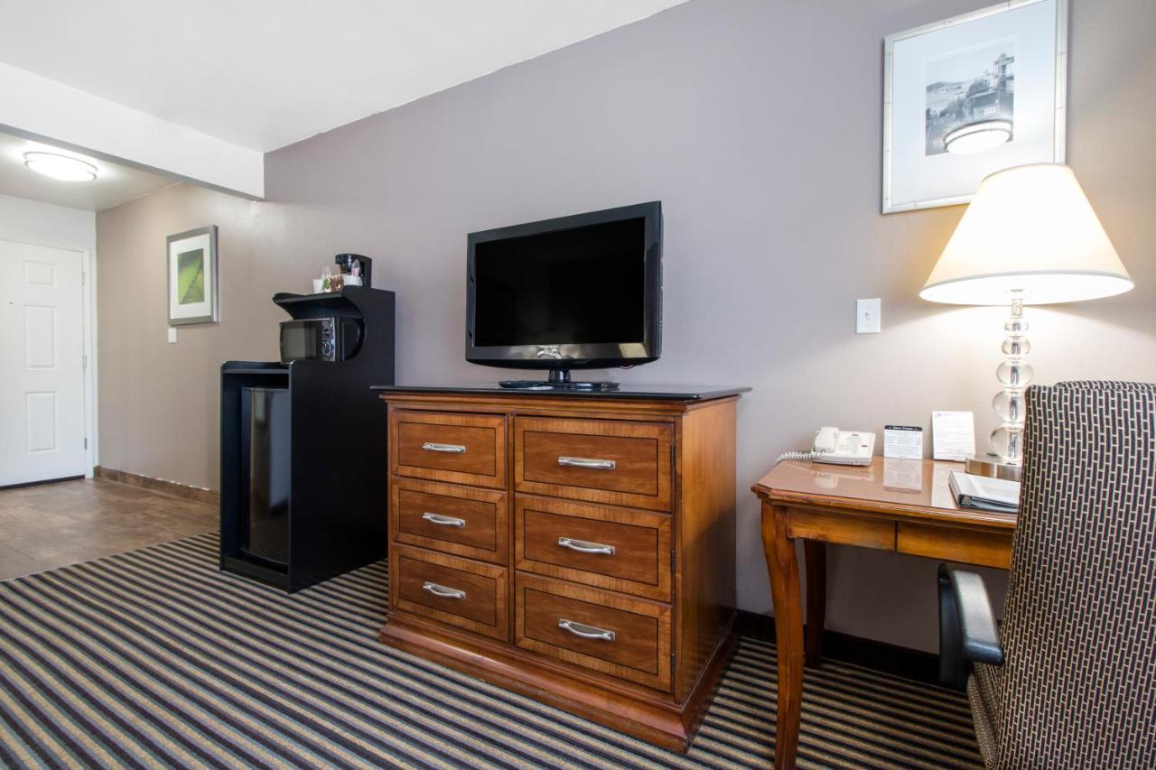 Ramada Bayside Inn & Suites ユーレカ エクステリア 写真