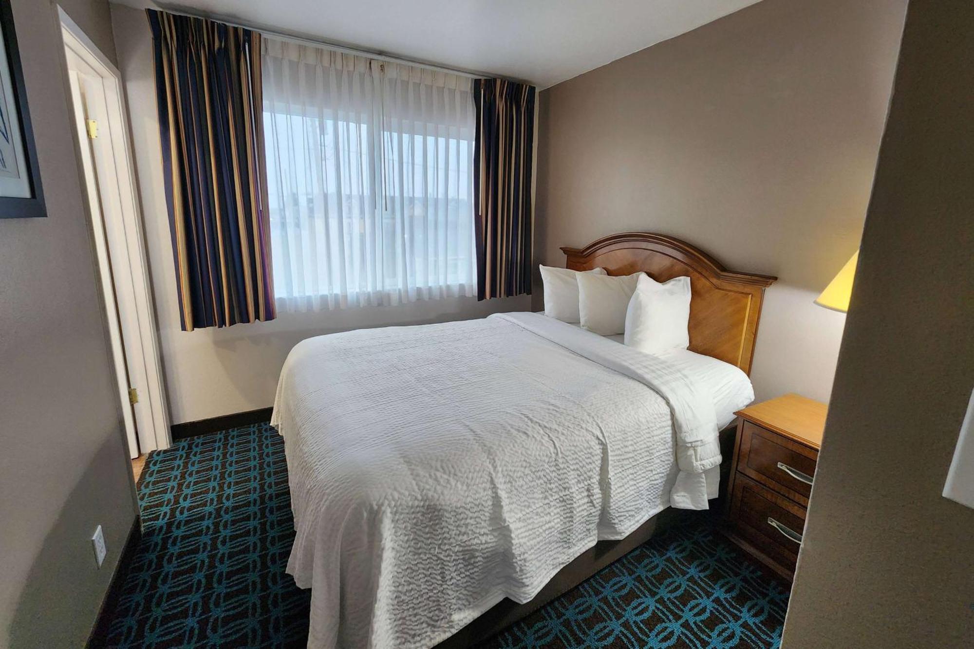 Ramada Bayside Inn & Suites ユーレカ エクステリア 写真