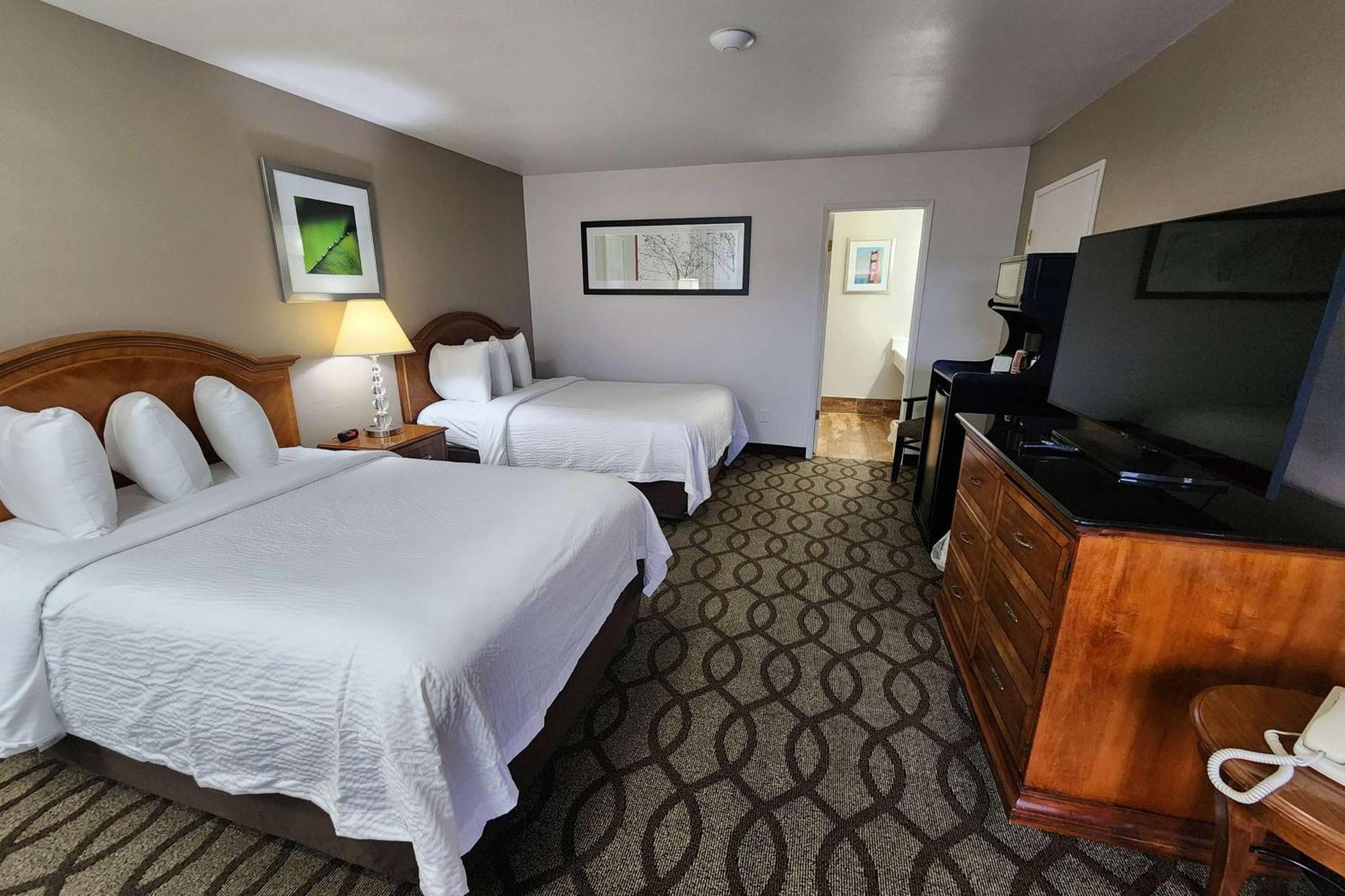 Ramada Bayside Inn & Suites ユーレカ エクステリア 写真