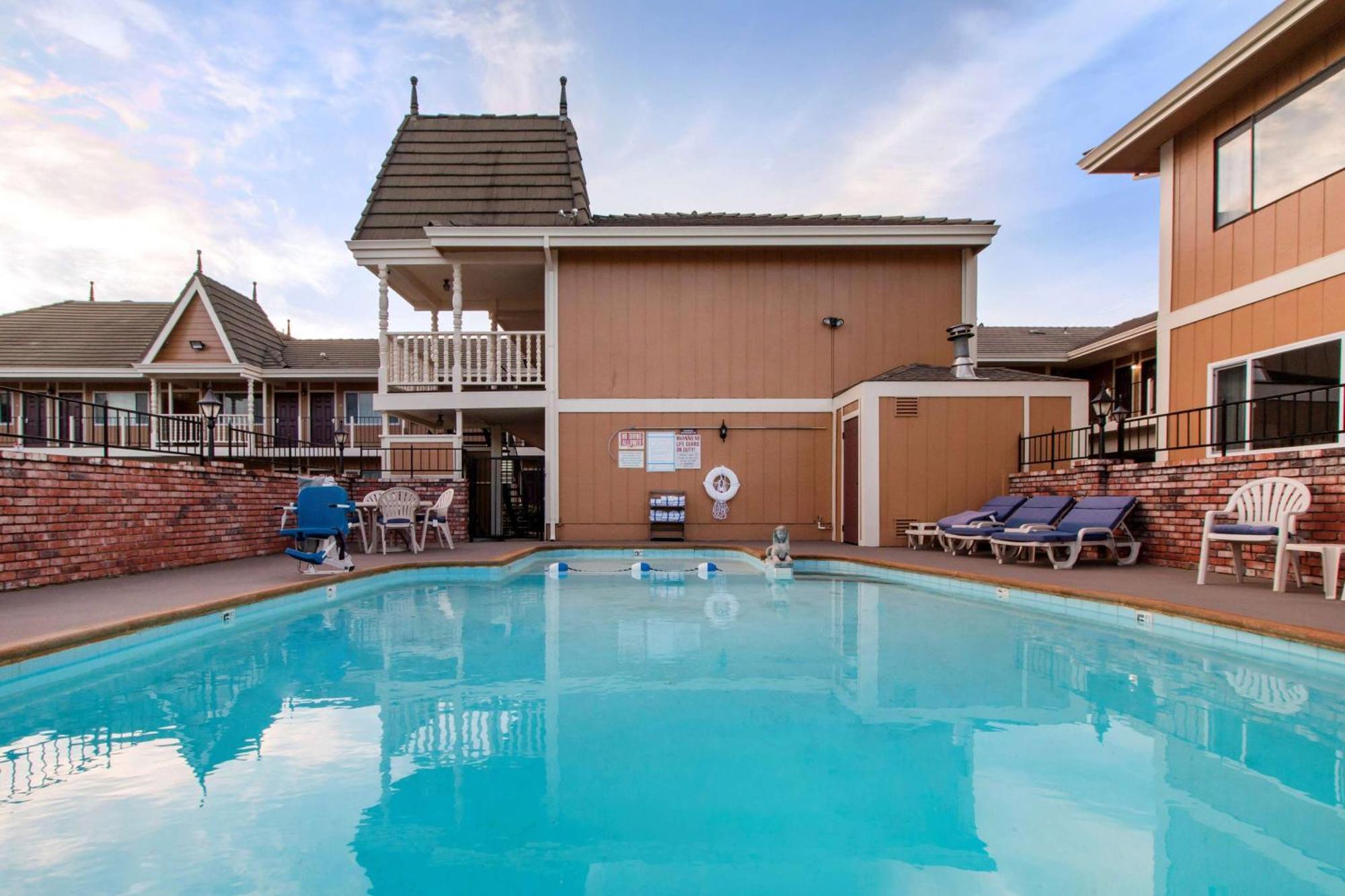 Ramada Bayside Inn & Suites ユーレカ エクステリア 写真