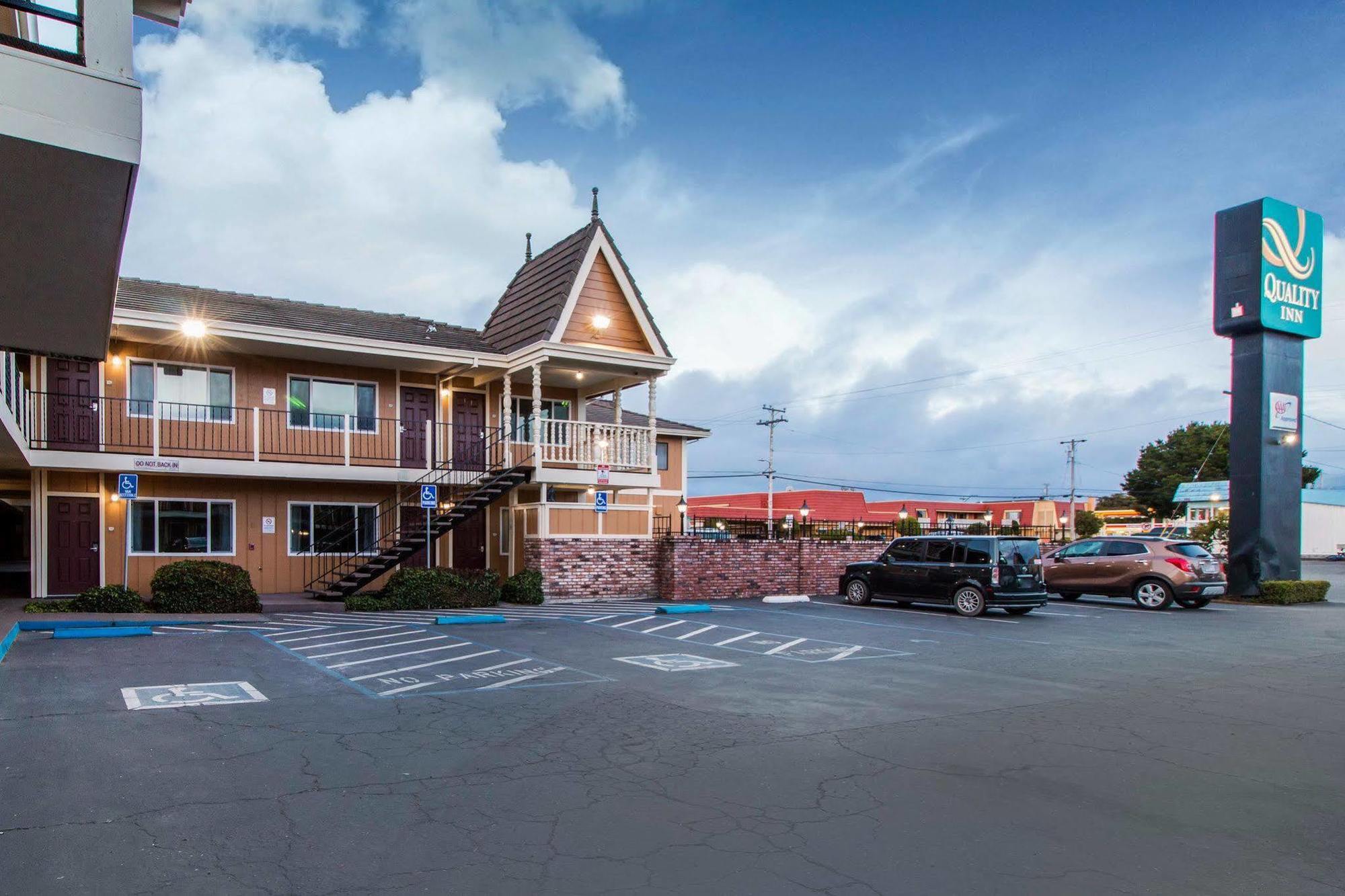 Ramada Bayside Inn & Suites ユーレカ エクステリア 写真